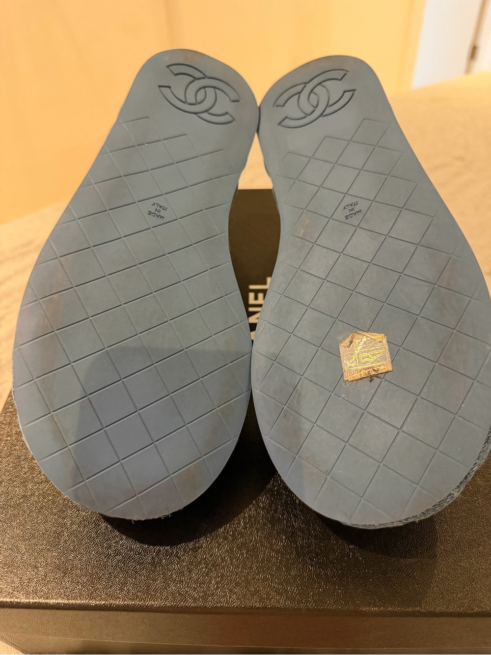 CHANEL 25C Blue Denim Platform Sandals with CC Logo - Picture 4 of 6